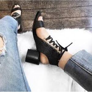 Senso black leather low heel lace up sandals - size 40 / US 9